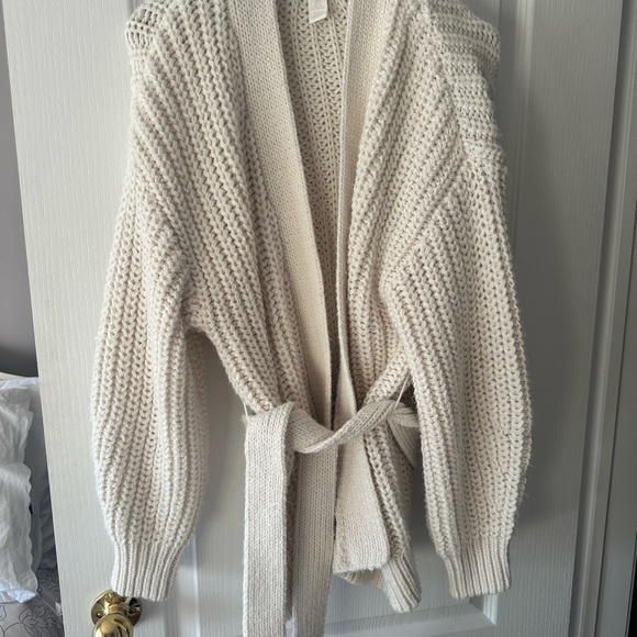 Cream colour H&M knitted Cardigan - Picture 3 of 3